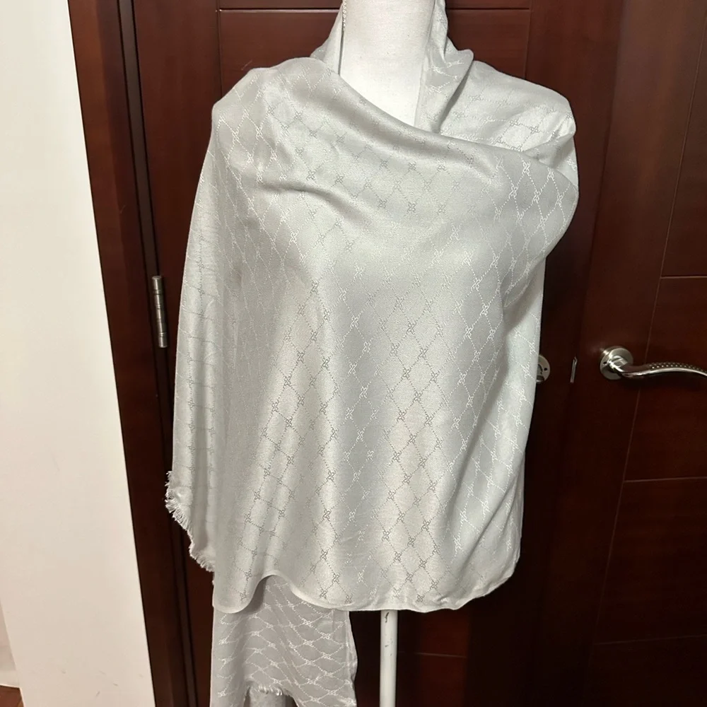 Nine West 100% viscose scarf nwt